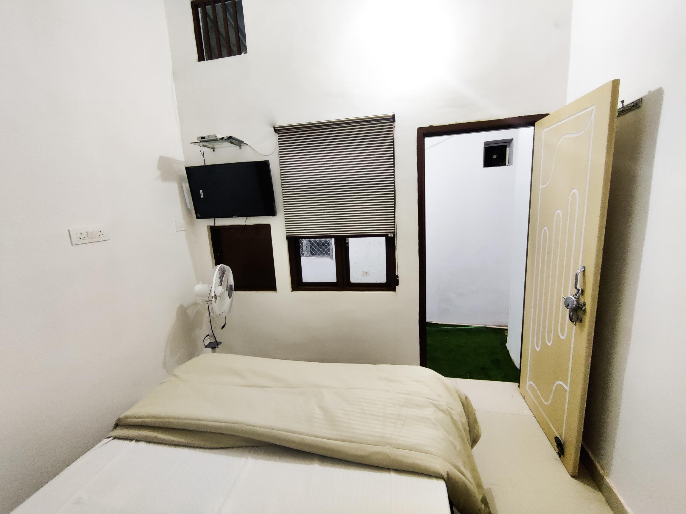 Room 2 Image 2
